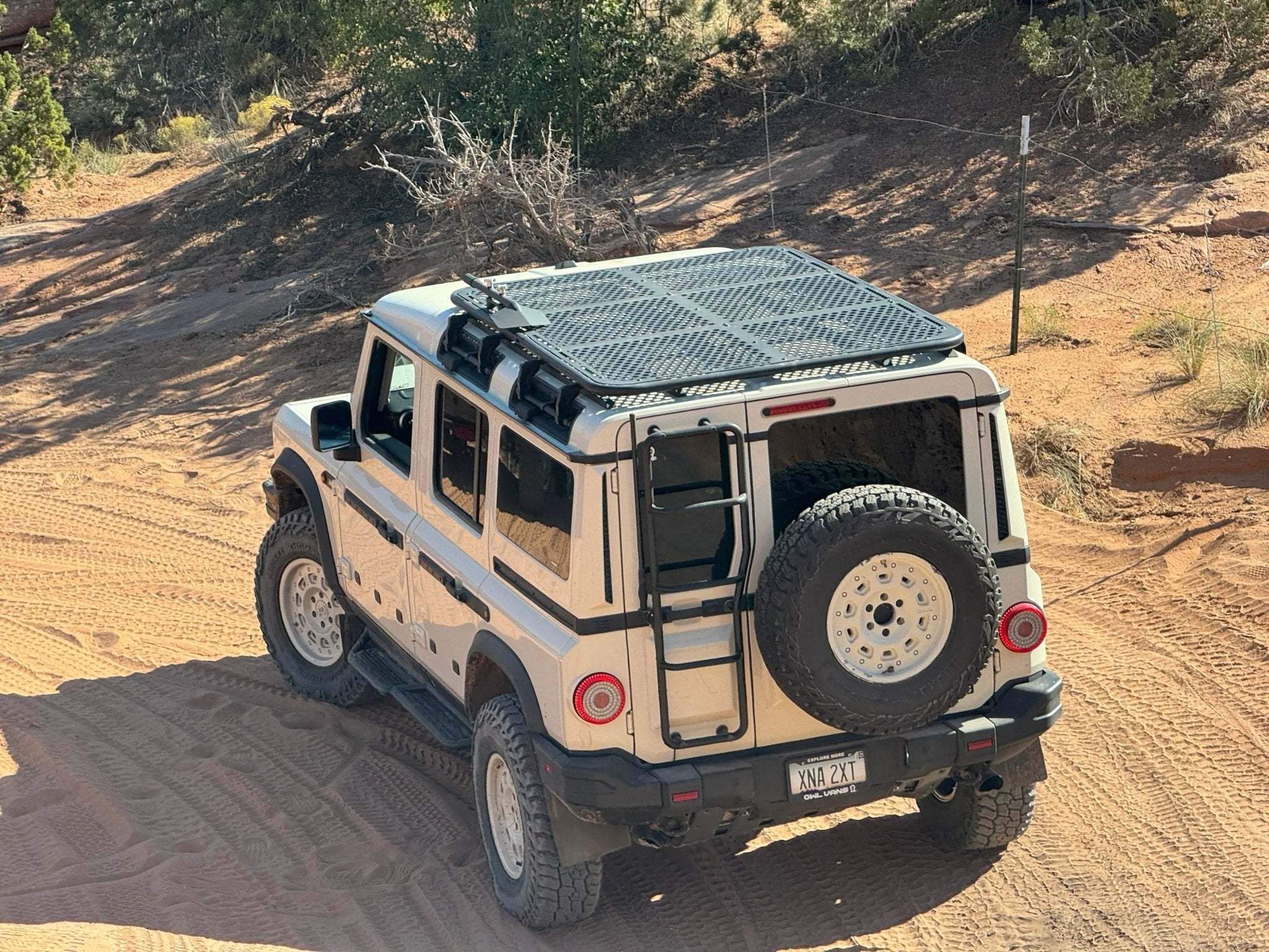 Grenadier Roof Rack : Flat Earth - Image 6