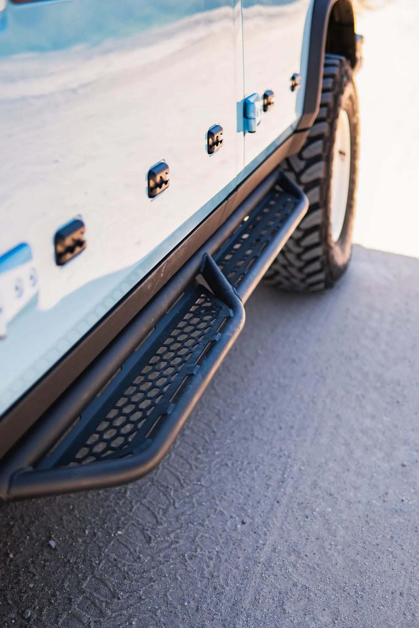 Grenadier Side Steps / Rock Sliders : Tubular - Image 16