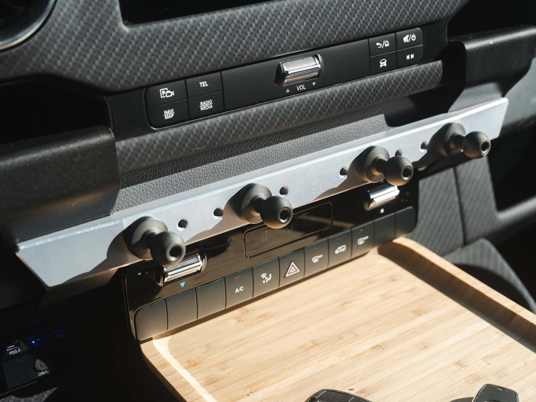 Sprinter Dash Accessory Rail [Phone Mount] - Image 11