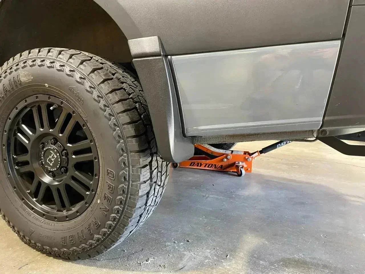 Sprinter Big Tire Kit: Mondo Mudguard (2019+) - Image 10