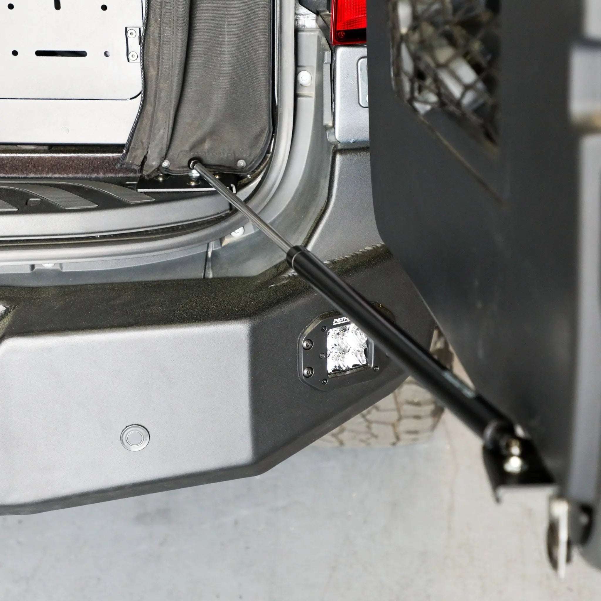 Sprinter VS30 2019+ Door Struts : Stop-Stay Rear - Image 5